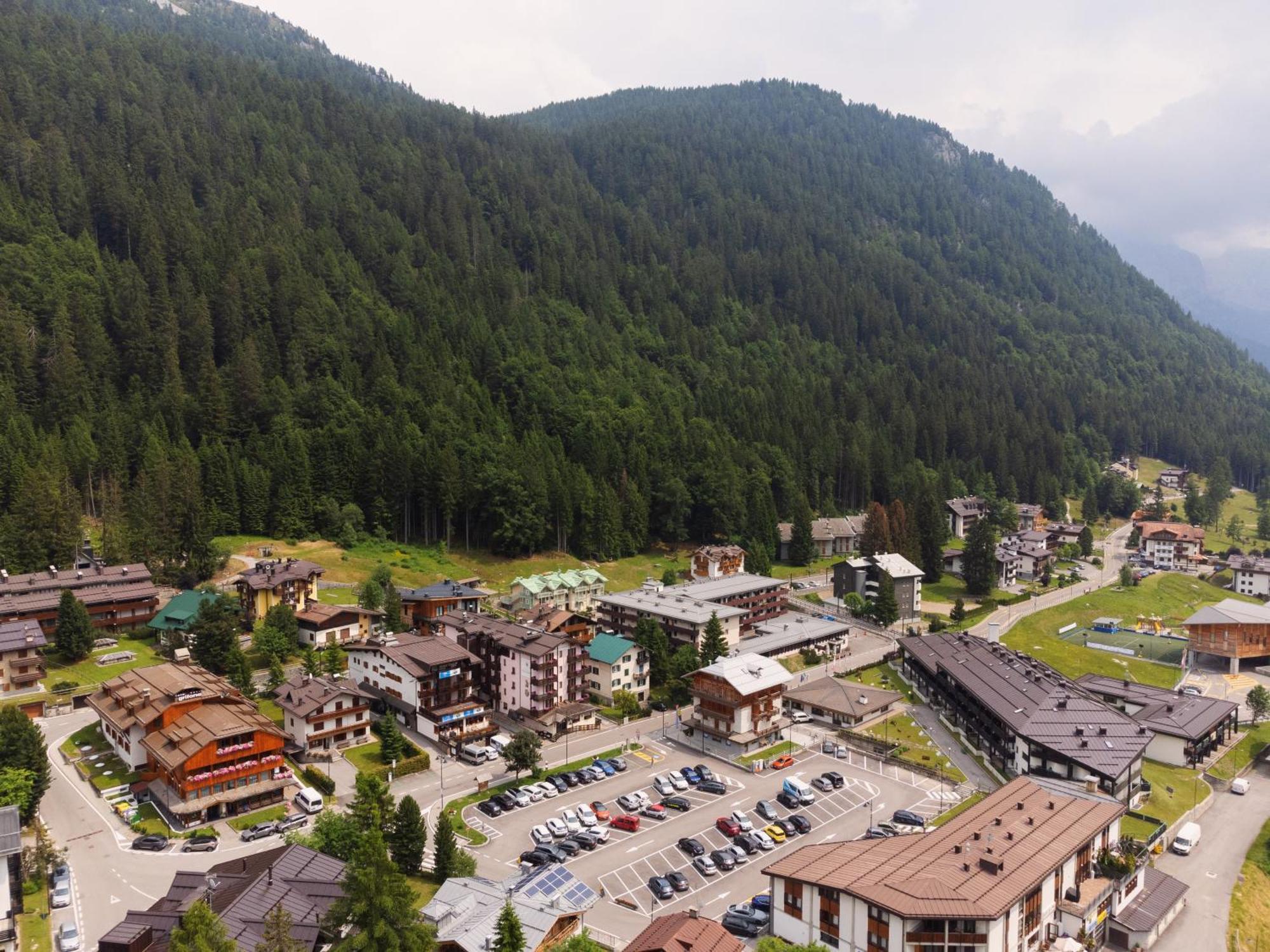 Hotel Villa Emma Мадонна-ди-Кампильо Экстерьер фото