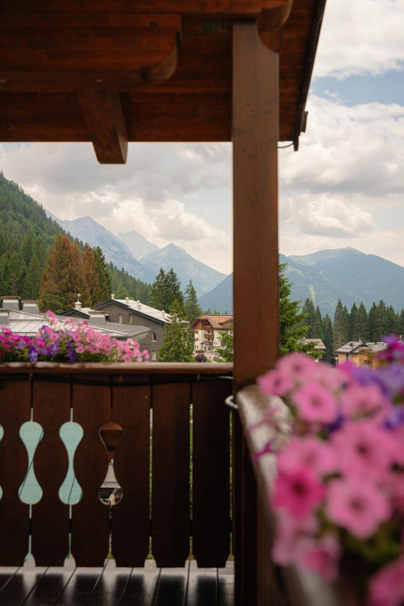 Hotel Villa Emma Мадонна-ди-Кампильо Экстерьер фото