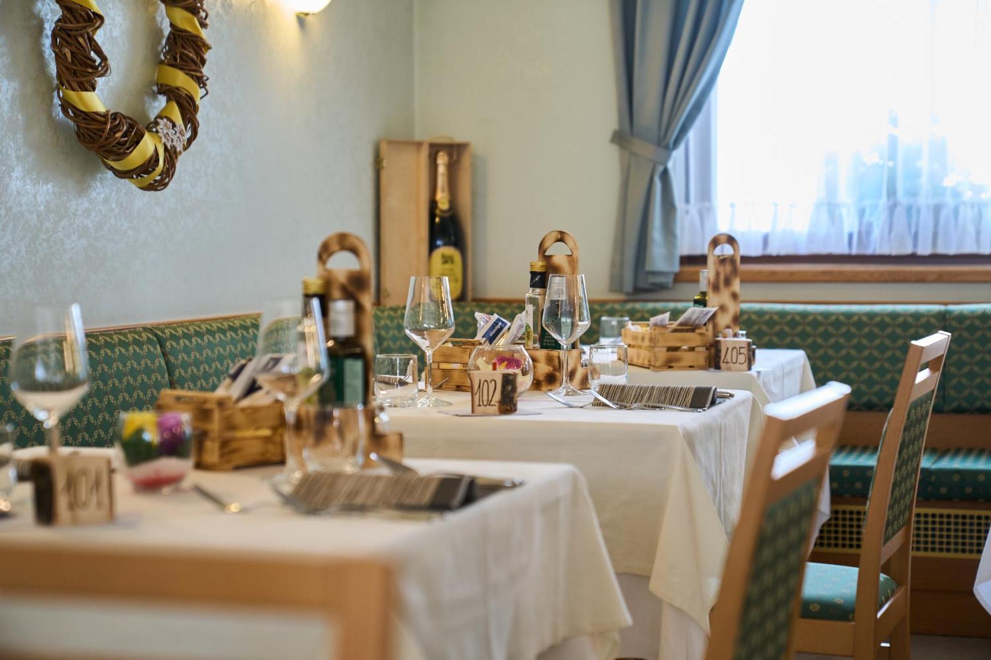 Hotel Villa Emma Мадонна-ди-Кампильо Экстерьер фото