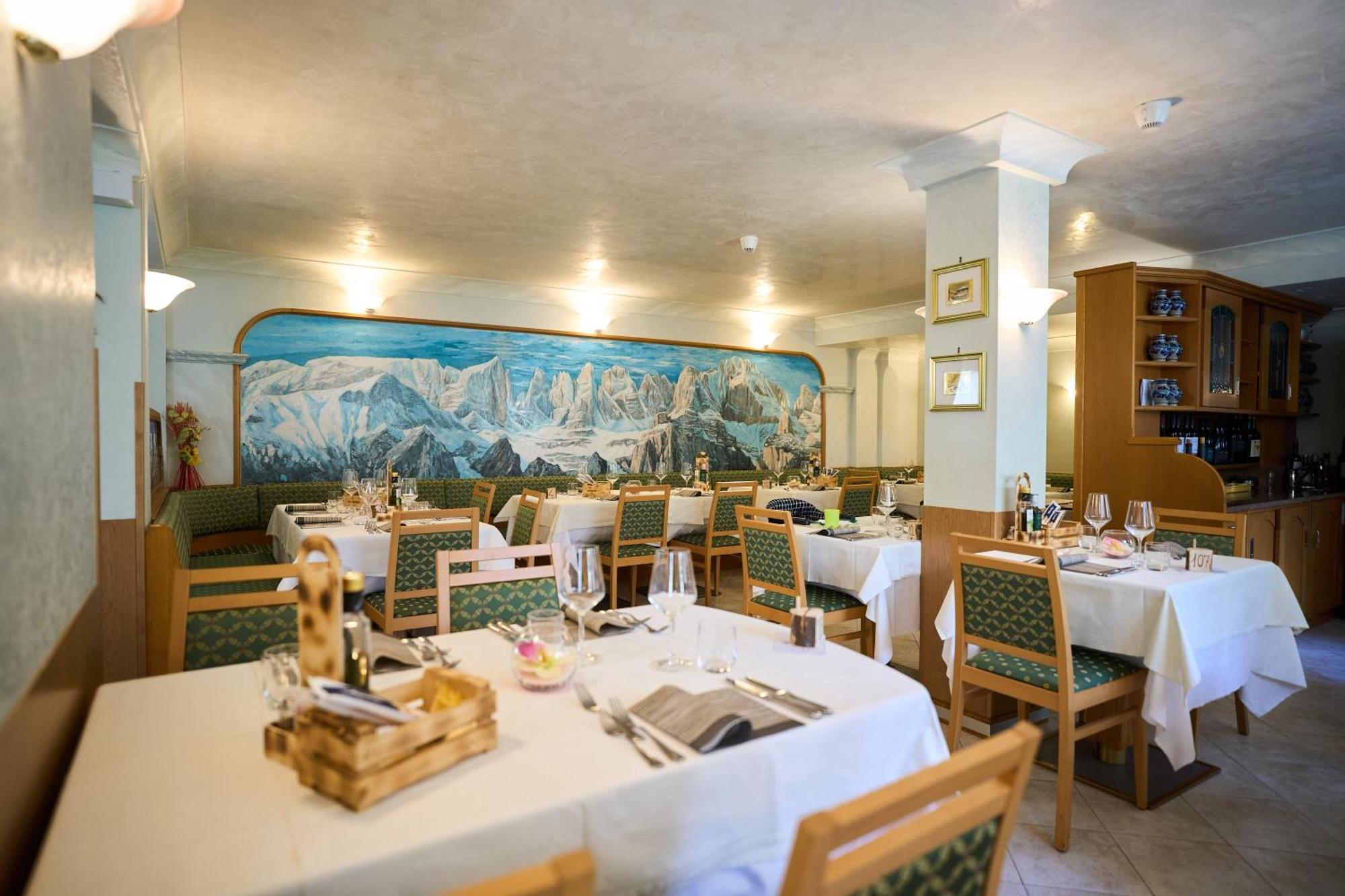 Hotel Villa Emma Мадонна-ди-Кампильо Экстерьер фото