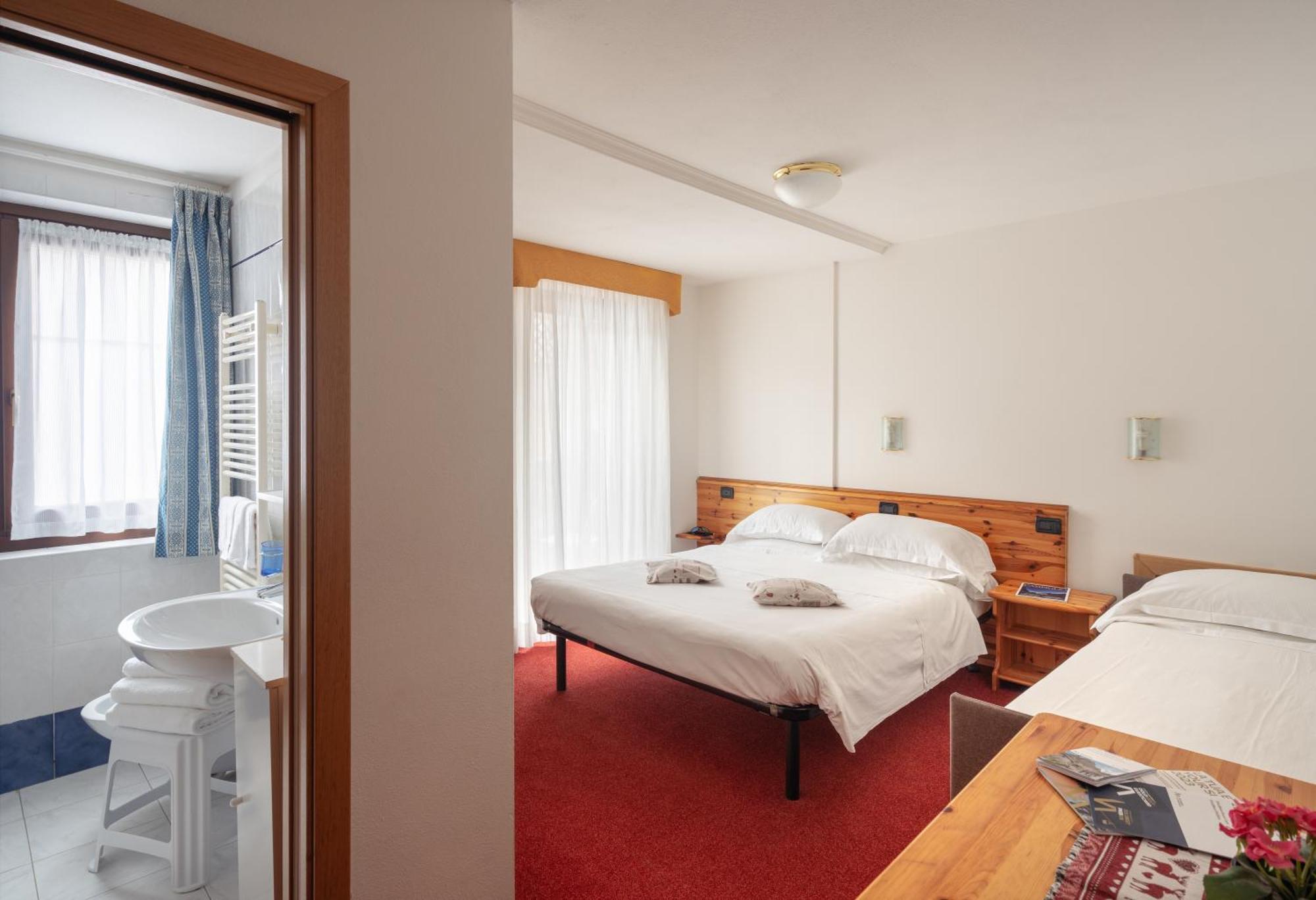 Hotel Villa Emma Мадонна-ди-Кампильо Экстерьер фото